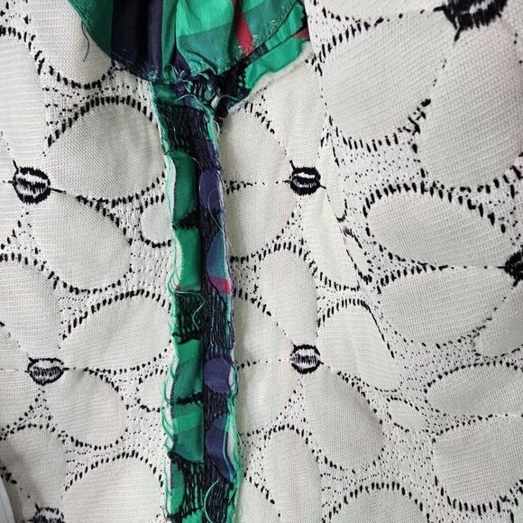 Vintage 70s Vest Womens Size M Green Flower Quilted Polyester Open Front - Picture 9 of 10